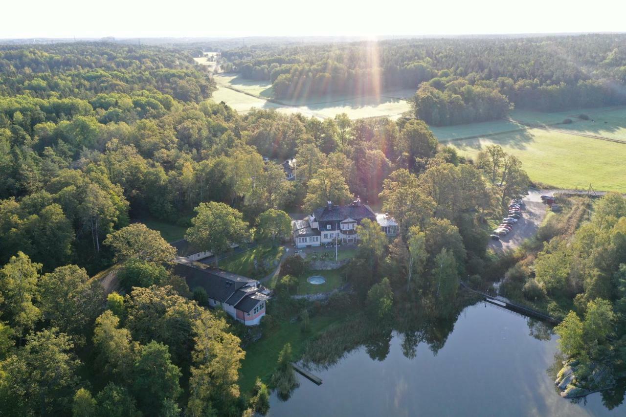 Balingsholm Hotel Huddinge Ngoại thất bức ảnh